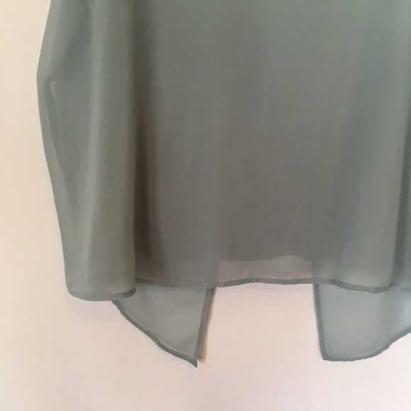 Simply Vera Vera Wang Layered V-Neck Top Size L - Picture 3 of 7